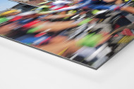 Vorbei an der Fleischerei bei der Tour 2015 als auf Alu-Dibond kaschierter Fotoabzug (Detail)