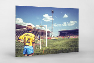 Junge in Offenbach - 11FREUNDE SHOP - Fußball Foto als Wandbild bestellen