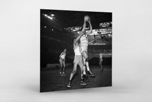 Basketball in Paris - Sport Fotografie als Wandbild - Basketball Foto - NoSports Magazin - 11FREUNDE SHOP