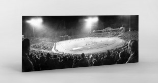 Frankfurter Waldstadion bei Flutlicht - Eintracht Frankfurt - 11FREUNDE SHOP - Fußball Foto als Wandbild