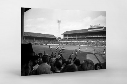 Einlaufen ins Stadion an der White Hart Lane - Tottenham Hotspur vs. Aston Villa