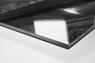 Niederrheinstadion bei Flutlicht (s/w) als Direktdruck auf Alu-Dibond hinter Acrylglas (Detail)