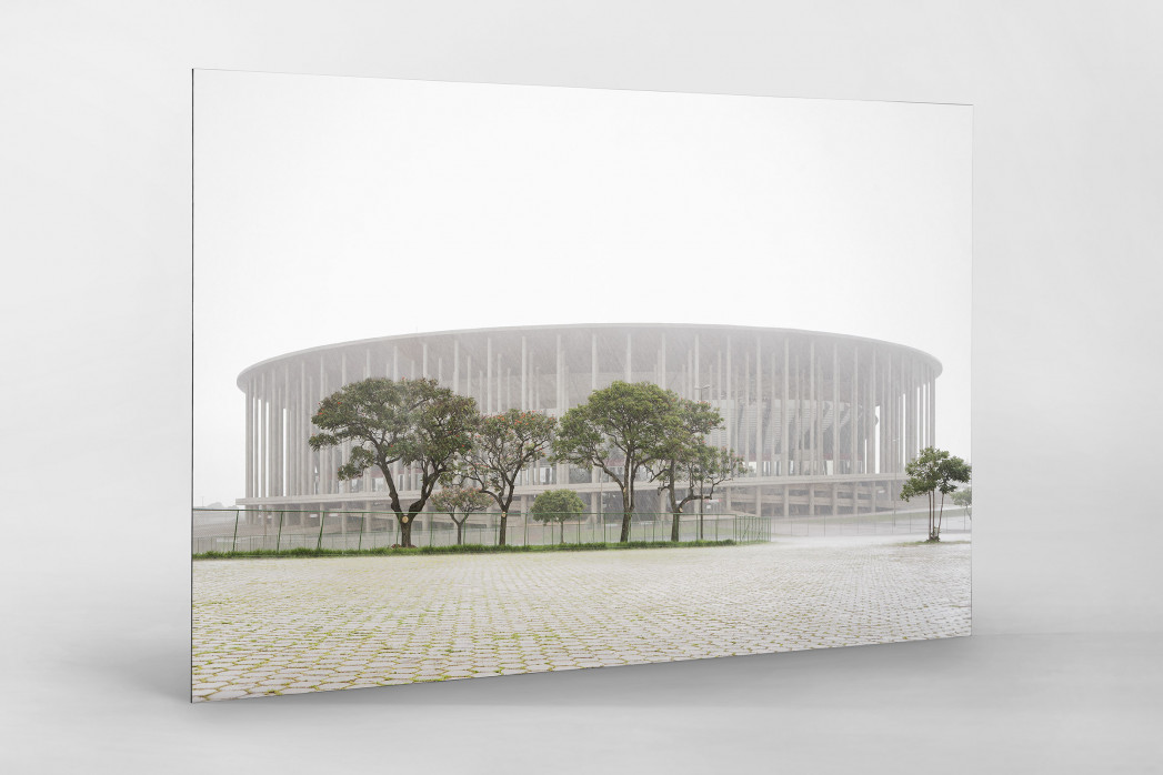 Estádio Nacional de Brasília im Nebel  als auf Alu-Dibond kaschierter Fotoabzug