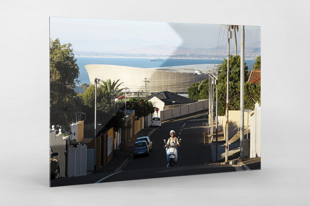 Straße und Mofa vor dem Cape Town Stadium als Direktdruck auf Alu-Dibond hinter Acrylglas