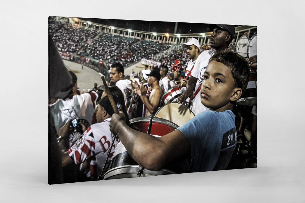 Young FC São Paulo Fan Playing Drums In The Stadium als Leinwand auf Keilrahmen gezogen