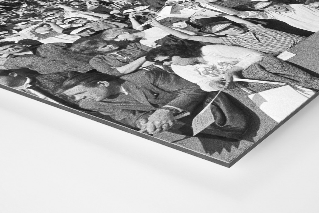 Köln Fans 1964 als auf Alu-Dibond kaschierter Fotoabzug (Detail)