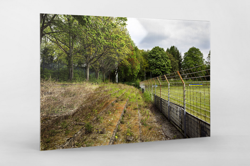 Verlassene Stadien - Solingen (2) als Direktdruck auf Alu-Dibond hinter Acrylglas