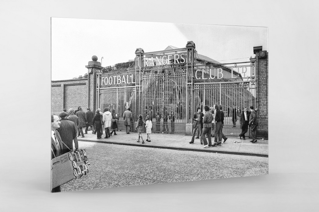 Vor dem Ibrox Park (2) als Direktdruck auf Alu-Dibond hinter Acrylglas