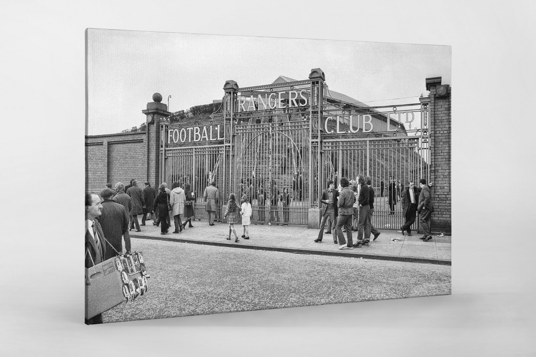 Vor dem Ibrox Park (2) als Leinwand auf Keilrahmen gezogen