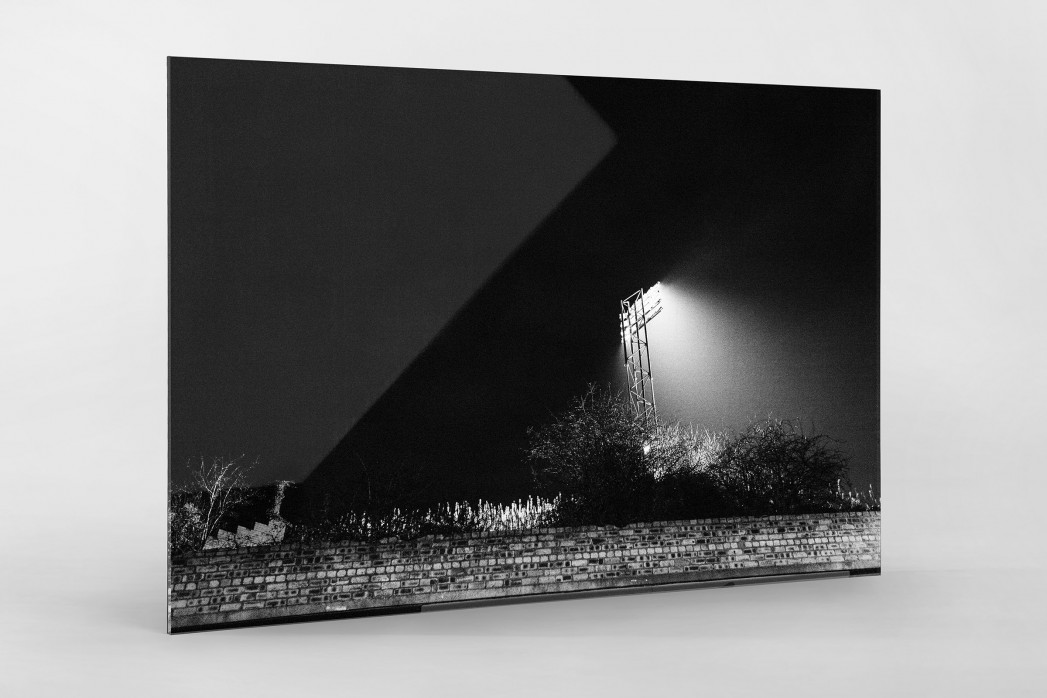 Flutlichtmast Cliftonhill Stadium als Direktdruck auf Alu-Dibond hinter Acrylglas