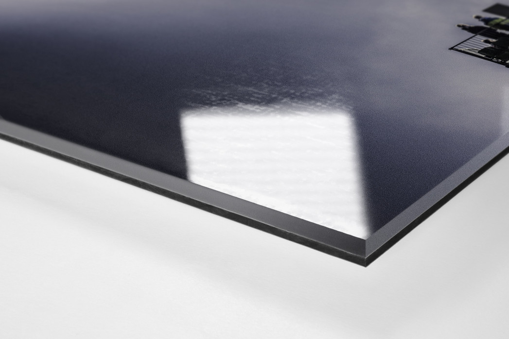 Zusatztribüne im Flutlicht als Direktdruck auf Alu-Dibond hinter Acrylglas (Detail)