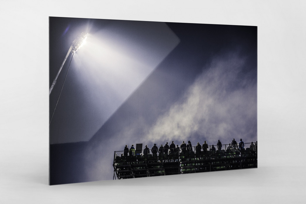 Zusatztribüne im Flutlicht als Direktdruck auf Alu-Dibond hinter Acrylglas