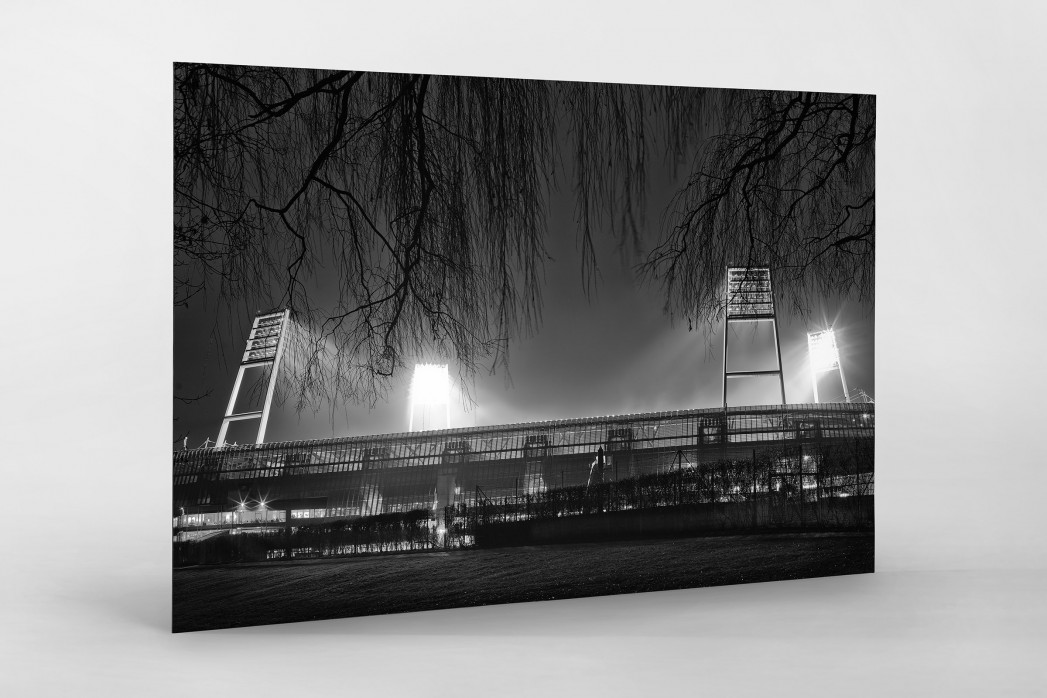 Weserstadion bei Flutlicht (Schwarzweiß-Querformat-3) als auf Alu-Dibond kaschierter Fotoabzug