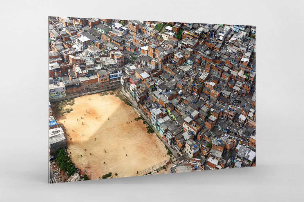 Fußballplatz in São Paulo als Direktdruck auf Alu-Dibond hinter Acrylglas