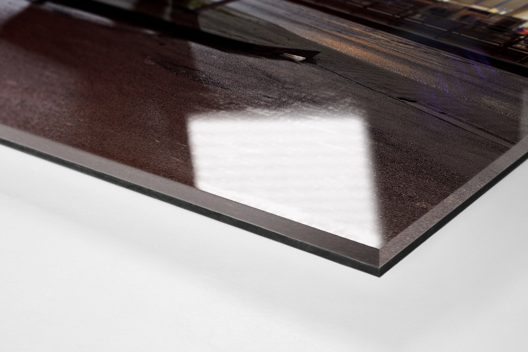 Bochumer Tanke bei Flutlicht als Direktdruck auf Alu-Dibond hinter Acrylglas (Detail)