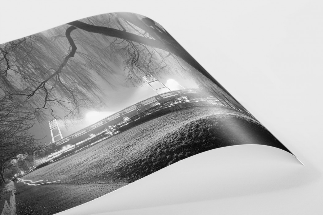 Weserstadion bei Flutlicht (Schwarzweiß-Querformat-1) als FineArt-Print