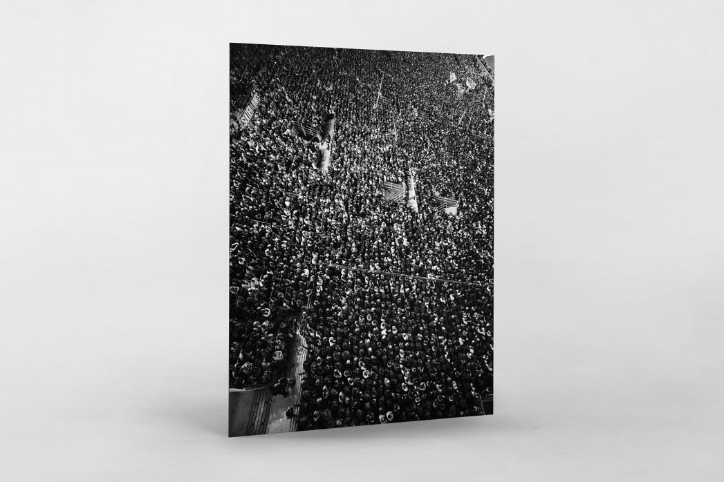 Gelbe Wand - Schwarzweiss (Hochformat 1) als auf Alu-Dibond kaschierter Fotoabzug