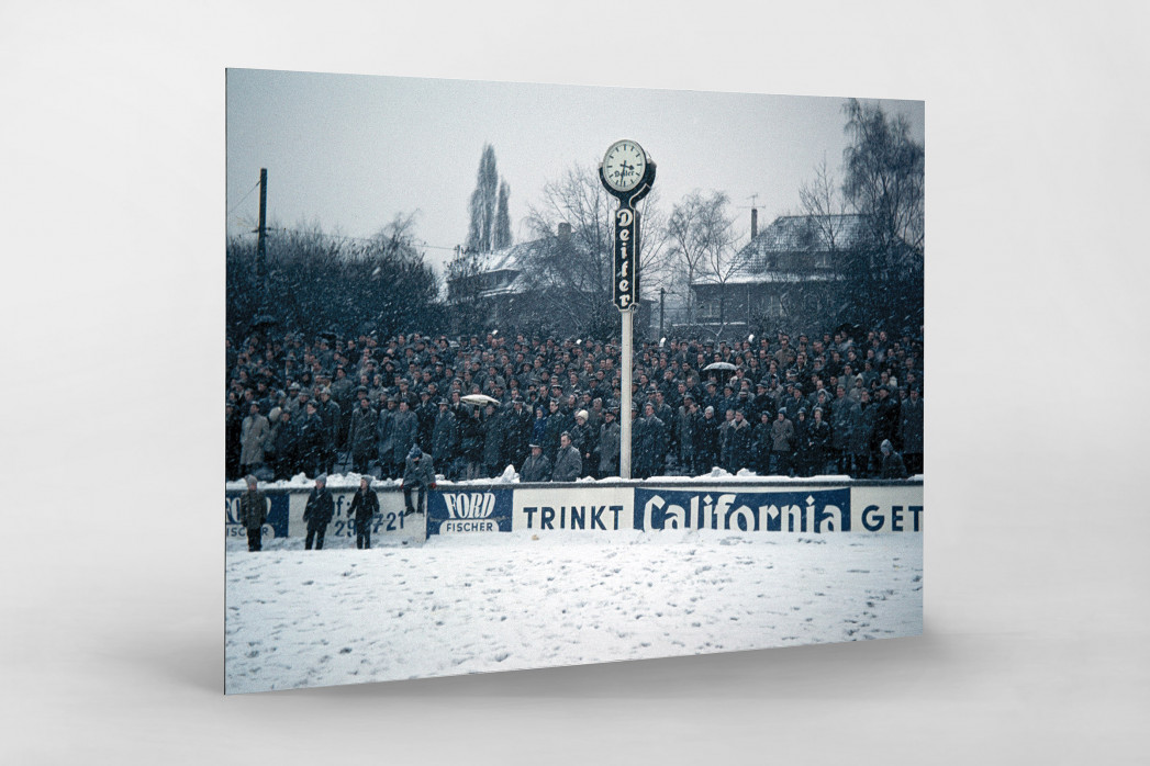 Schnee im Stadion am Uhlenkrug als auf Alu-Dibond kaschierter Fotoabzug