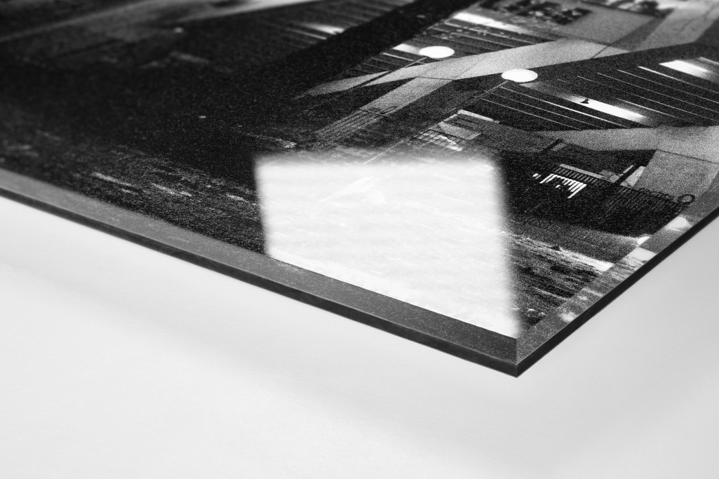 Ruhrstadion bei Flutlicht (SW) als Direktdruck auf Alu-Dibond hinter Acrylglas (Detail)