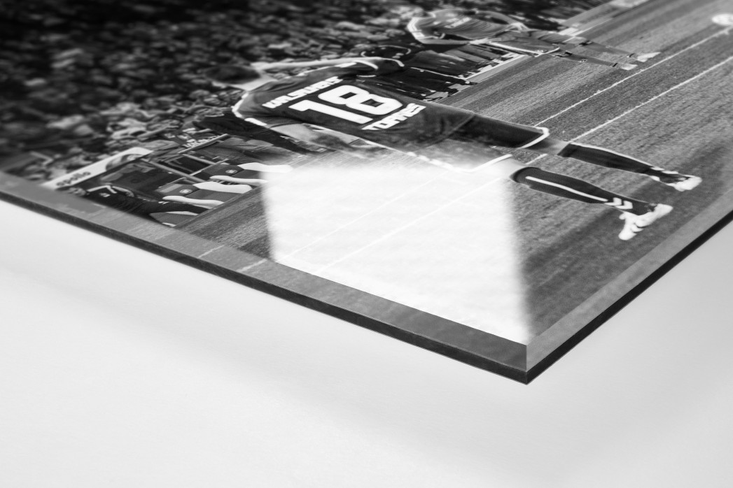 HSV Freistoß ins Glück (sw) als Direktdruck auf Alu-Dibond hinter Acrylglas (Detail)