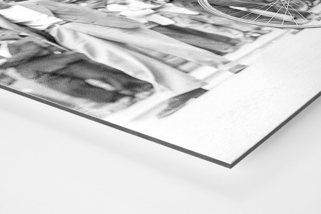 Festschnallen bei der Tour 1949 als auf Alu-Dibond kaschierter Fotoabzug (Detail)
