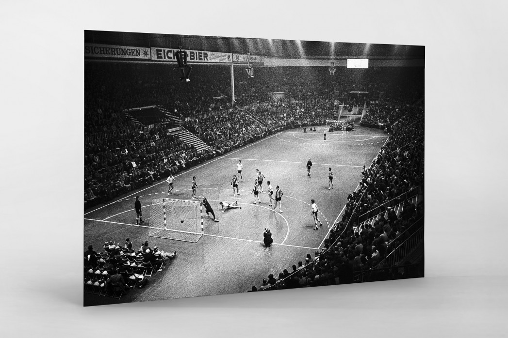 Handball in Kiel 1974 als auf Alu-Dibond kaschierter Fotoabzug