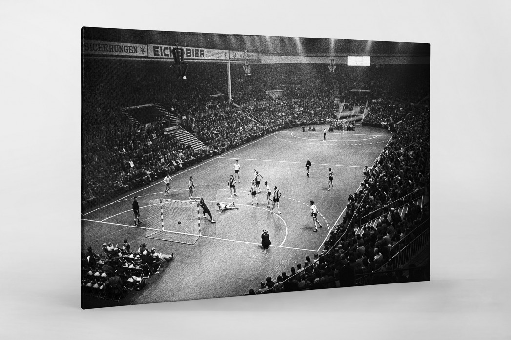 Handball in Kiel 1974 als Leinwand auf Keilrahmen gezogen