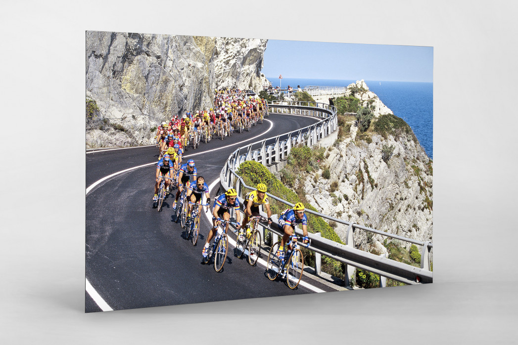 Kurven bei Mailand-Sanremo als auf Alu-Dibond kaschierter Fotoabzug
