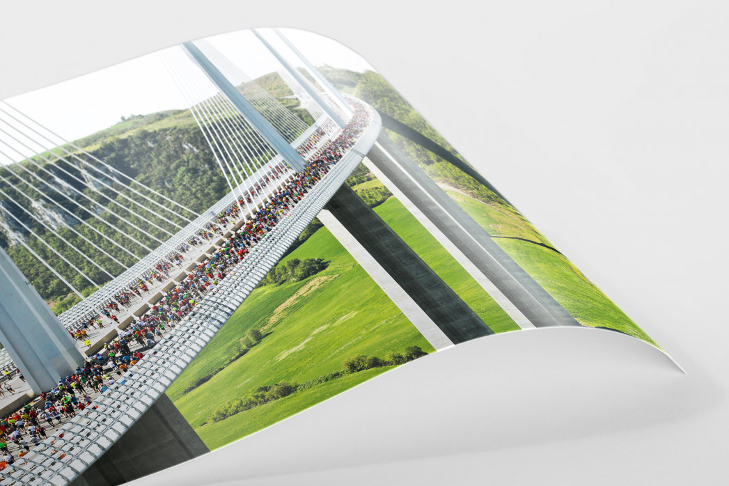 Marathon über die Brücke als FineArt-Print