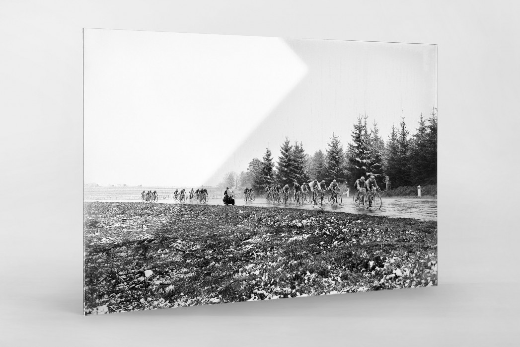 Um die Kurve bei Lüttich-Bastogne-Lüttich als Direktdruck auf Alu-Dibond hinter Acrylglas