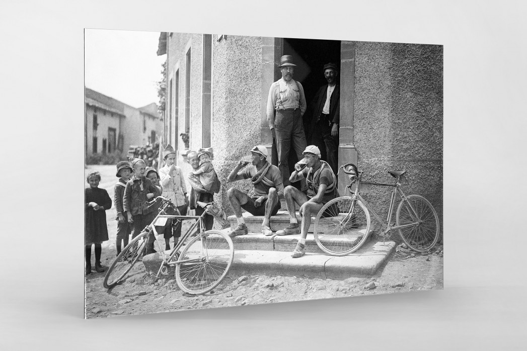 Ruhepause bei der Tour 1921 als Direktdruck auf Alu-Dibond hinter Acrylglas