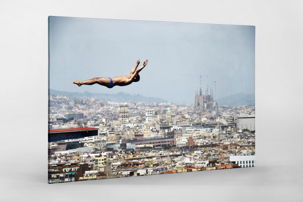 Turmspringen mit Blick auf Barcelona als Leinwand auf Keilrahmen gezogen