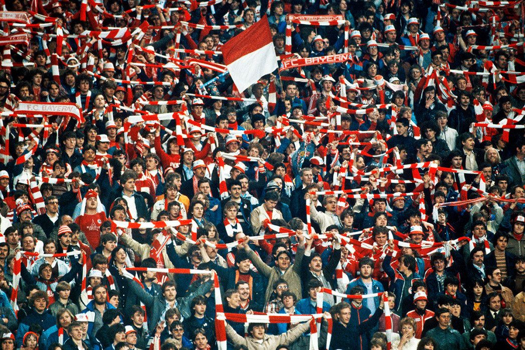 Bayern Fans 1982 - Fußball Foto Wandbild - 11FREUNDE SHOP