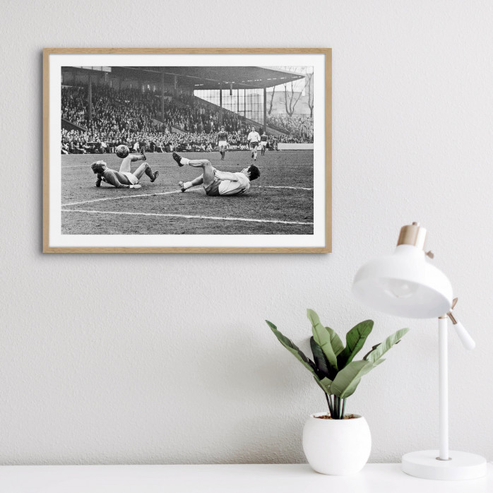 Synchron am Boden - 11FREUNDE SHOP - Fußball Foto Wandbild