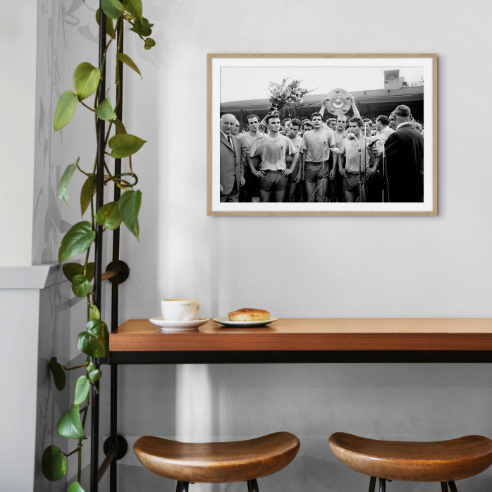 Braunschweig mit der Meisterschale - Eintracht Braunschweig Foto als Wandbild