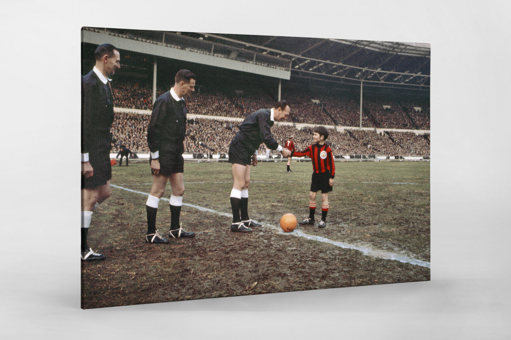 Shakehands mit dem Referee - Foto vom League Cup Finale 1970