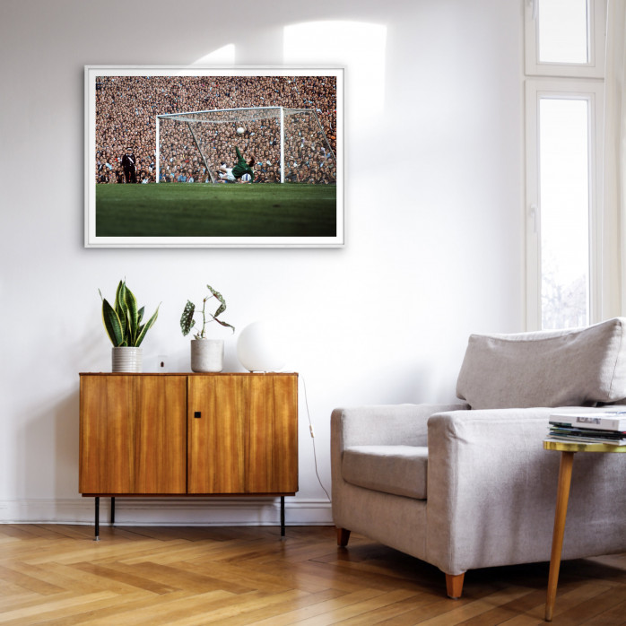Fans hinter dem Torwart - Fußball Wandbild - 11FREUNDE SHOP