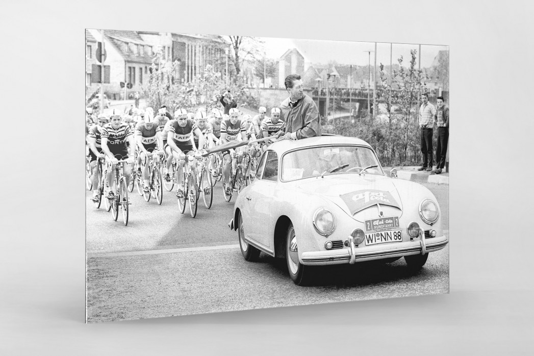 Fahrerfeld hinter Startwagen - Wandbild Radsport Deutschland-Rundfahrt 1961