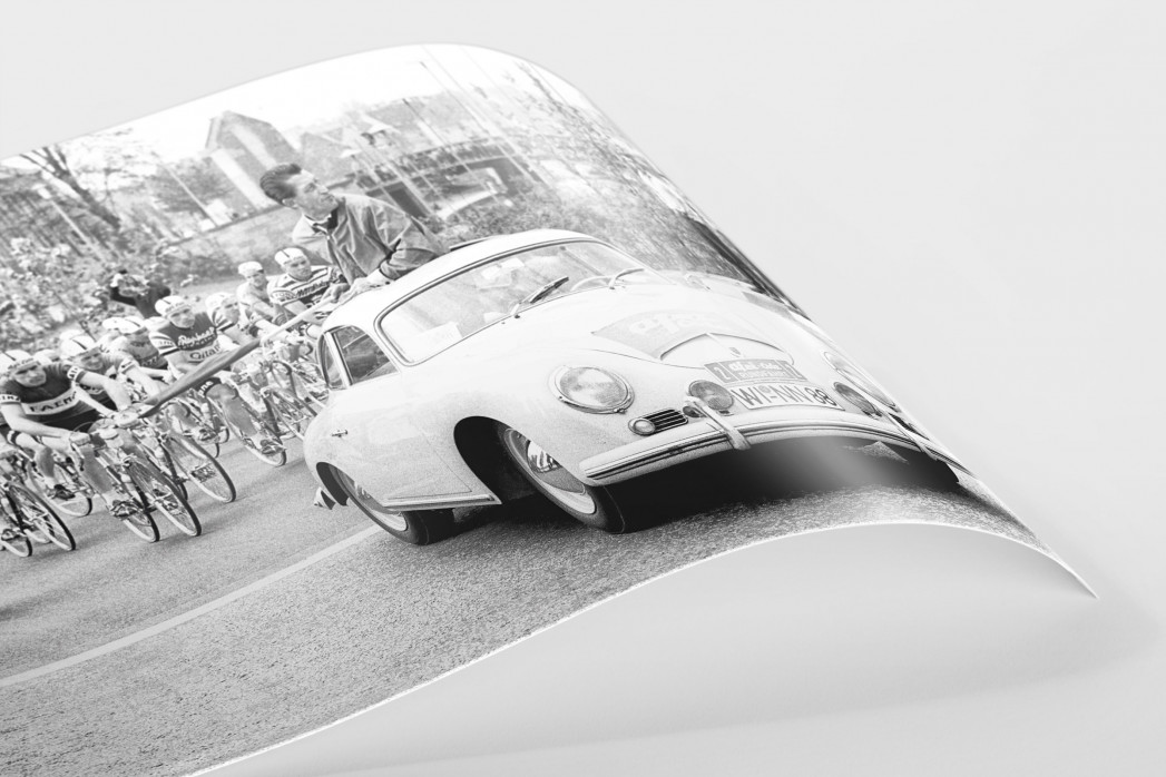 Fahrerfeld hinter Startwagen - Wandbild Radsport Deutschland-Rundfahrt 1961