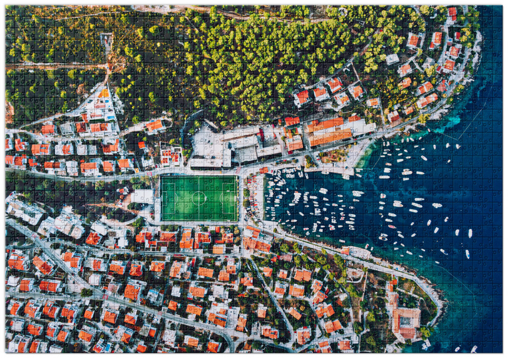 Puzzle: Fußballplatz an der kroatischen Adria