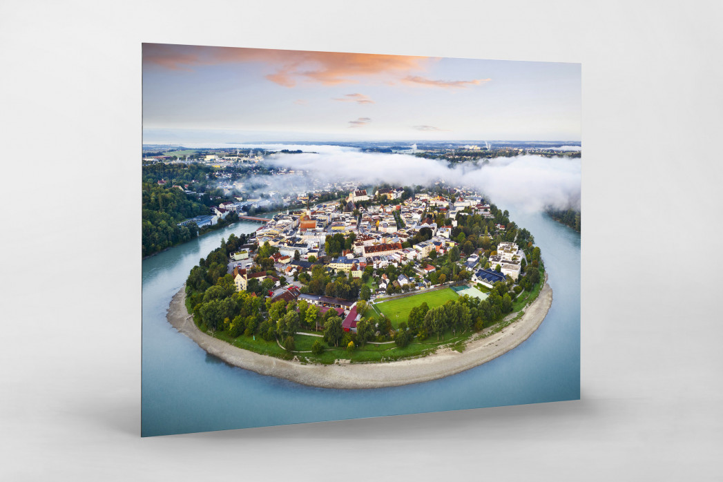 Blick auf Wasserburg und das Stadion - Wandbild Vogelperspektive