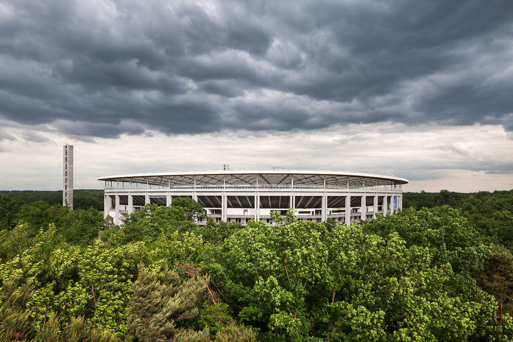 Blick auf die Frankfurter Arena - Fußball Wandbild - 11FREUNDE SHOP