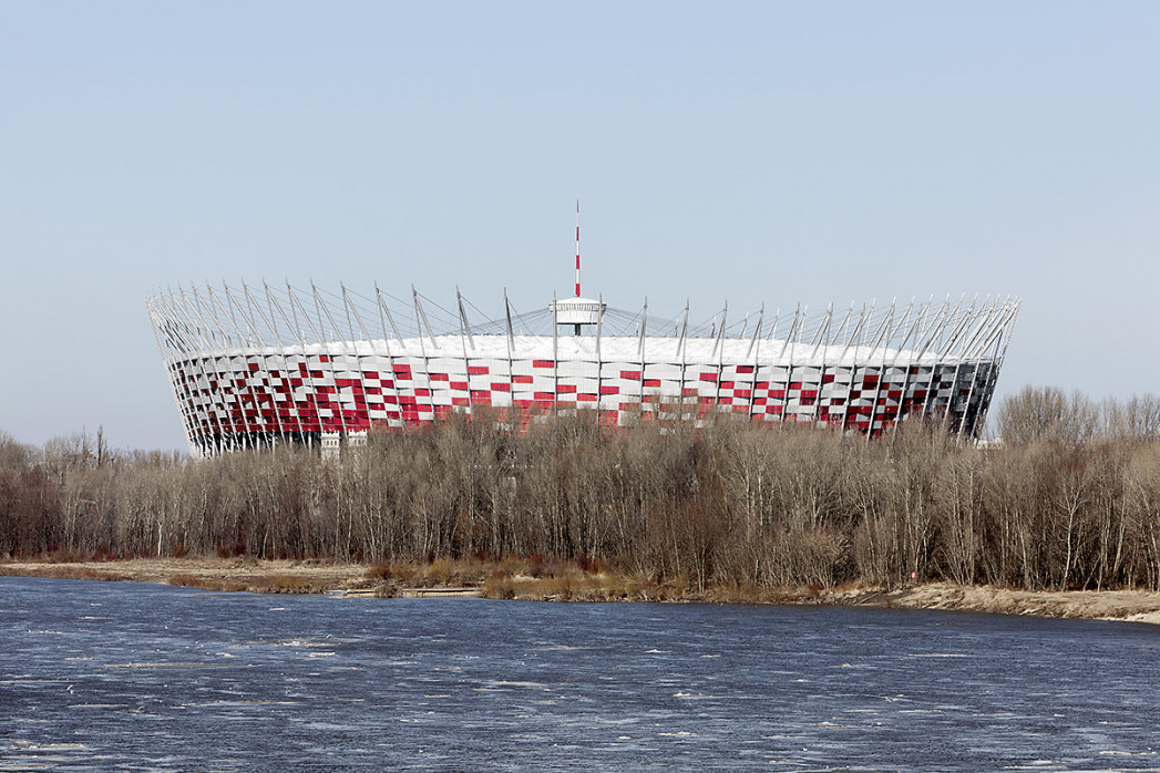 Vor dem Nationalstadion Warschau - 11FREUNDE BILDERWELT