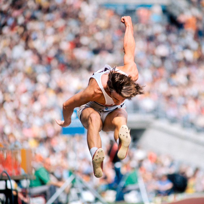 Im Sprung - Sport Fotografien als Wandbilder - Leichtathletik Weitsprung Foto - NoSports Magazin 