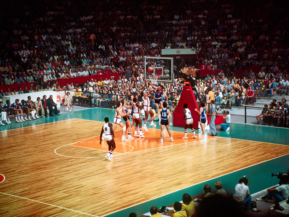 Jugoslawien vs. USA 1976 - Sport Fotografie als Wandbild - Basketball Foto - NoSports Magazin - 11FREUNDE SHOP