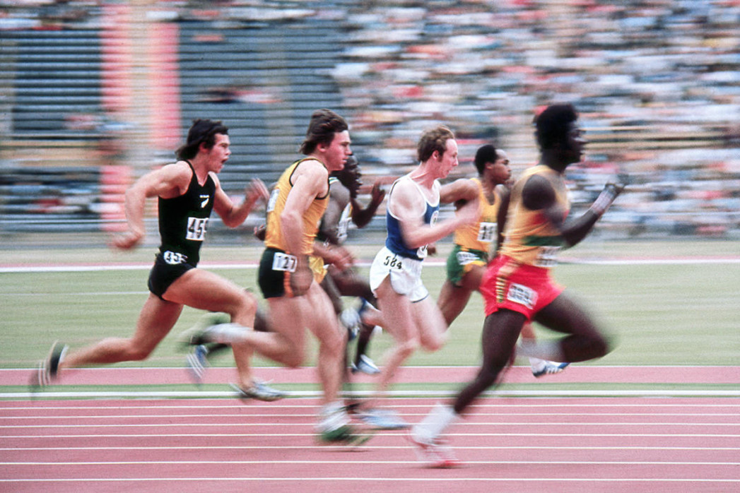 Sprinten 1974 - Sport Fotografie als Wandbild - Leichtathletik Foto - NoSports Magazin 