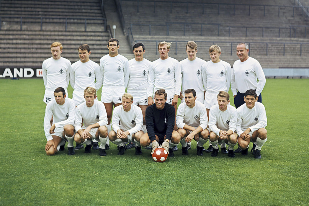 Mönchengladbach 1968/69 Mannschaftsfoto - 11FREUNDE BILDERWELT