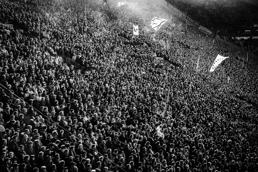 Gelbe Wand - Schwarzweiss (Querformat) - 11FREUNDE SHOP - Fußball Wandbild BVB Borussia Dortmund