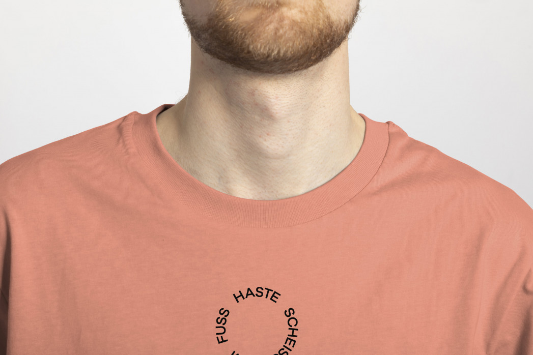 Andreas Brehme Zitat "Haste Scheisse am Fuss" auf T-Shirt | 11FREUNDE Textil