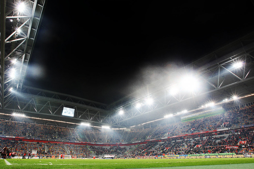 Flutlicht in Düsseldorf - Fortuna Düsseldorf - 11FREUNDE BILDERWELT